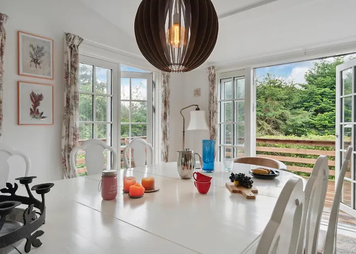 3 Bedroom Stunning In * Græsted