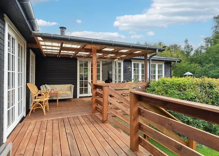 بيت للعطل 3 Bedroom Stunning In *