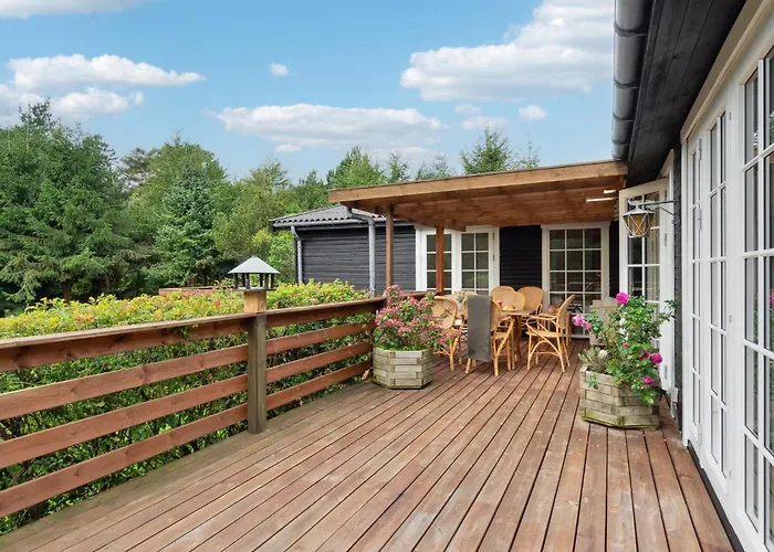 بيت للعطل 3 Bedroom Stunning In